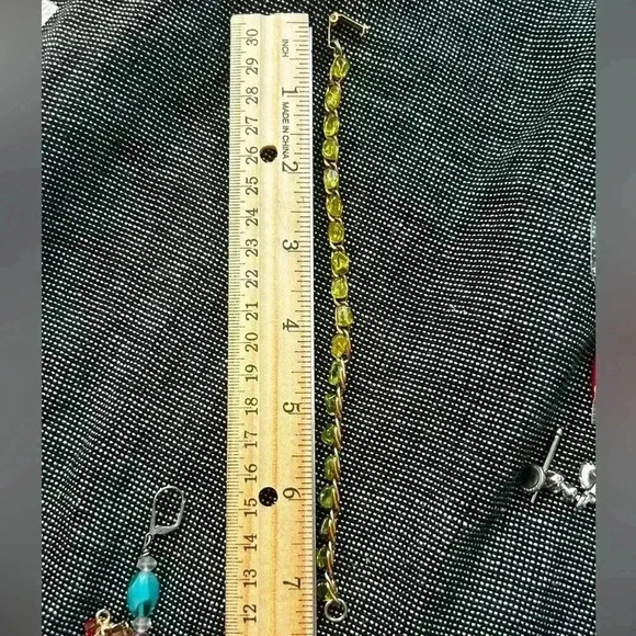 Vintage green stone chip MCM gold tone bracelet 7” - Picture 5 of 5